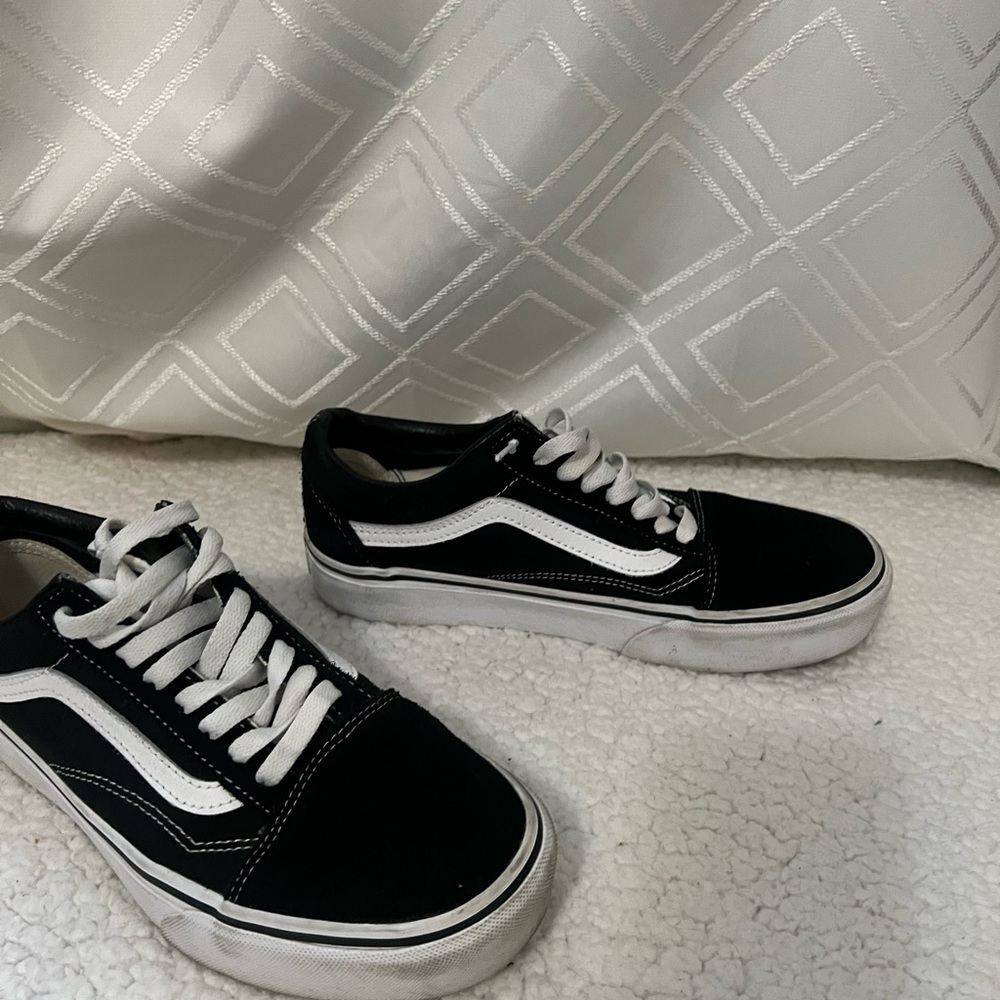 Platform vans - Picture 3 of 3